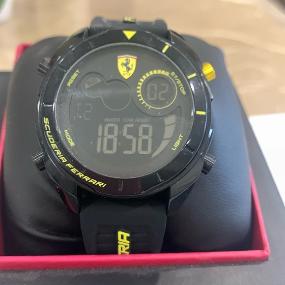 Men’s Ferrari Watch - Picture 1 of 11